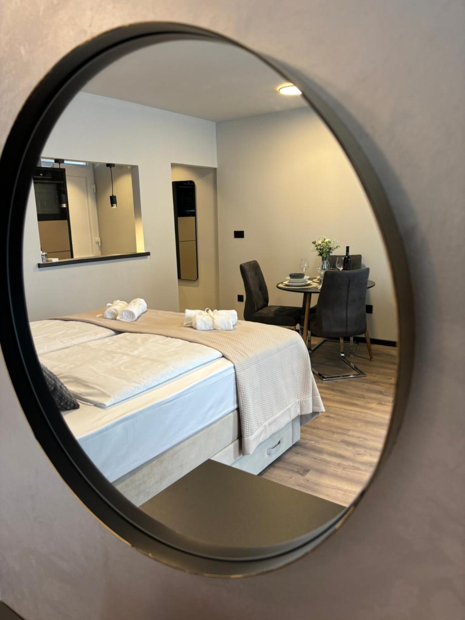 Studio Apartman Versi Old Town Zadar Exterior photo