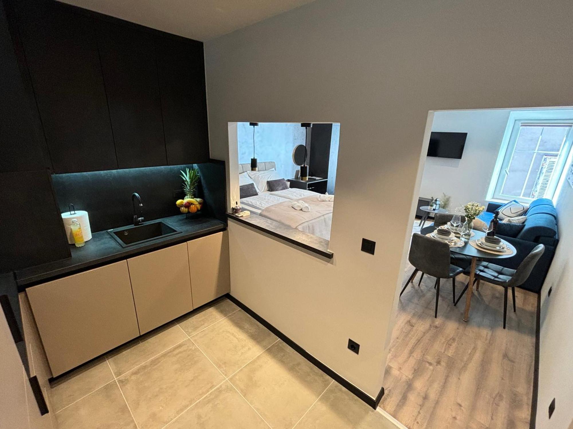 Studio Apartman Versi Old Town Zadar Exterior photo